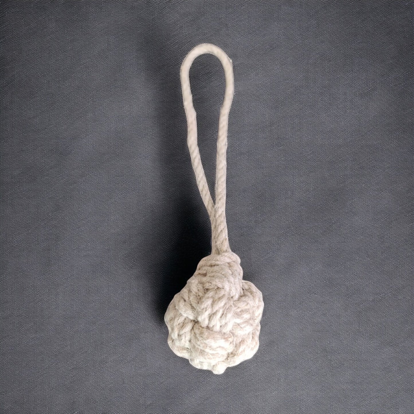 The ball with handle